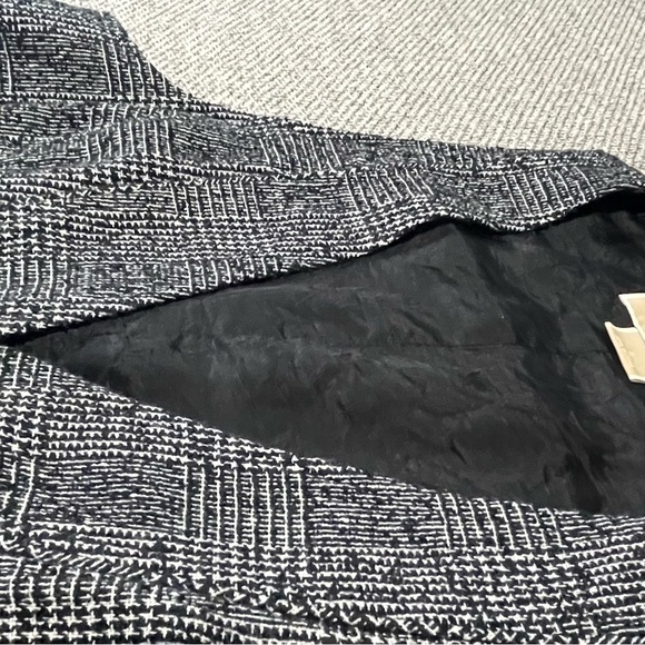 Michael Kors Women's Size 8 Black Tweed Lined Fitted Acrylic Blend Button - Picture 12 of 16